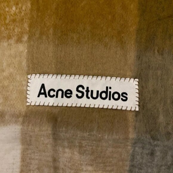 Acne Studios Scarf - Picture 3 of 5